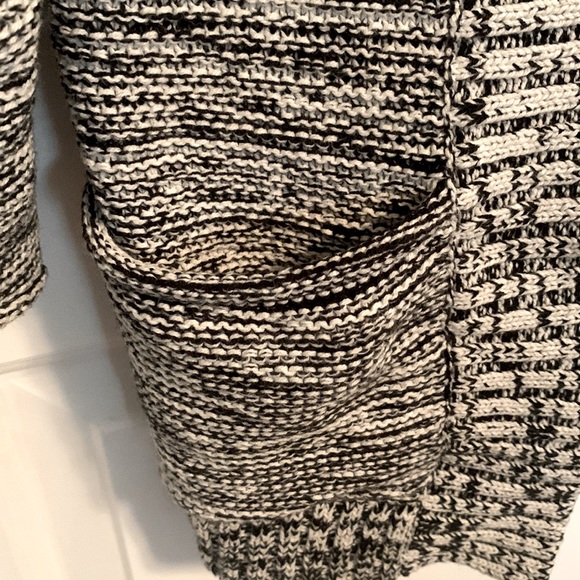 Express Black & White Marled Cardigan - Picture 3 of 4